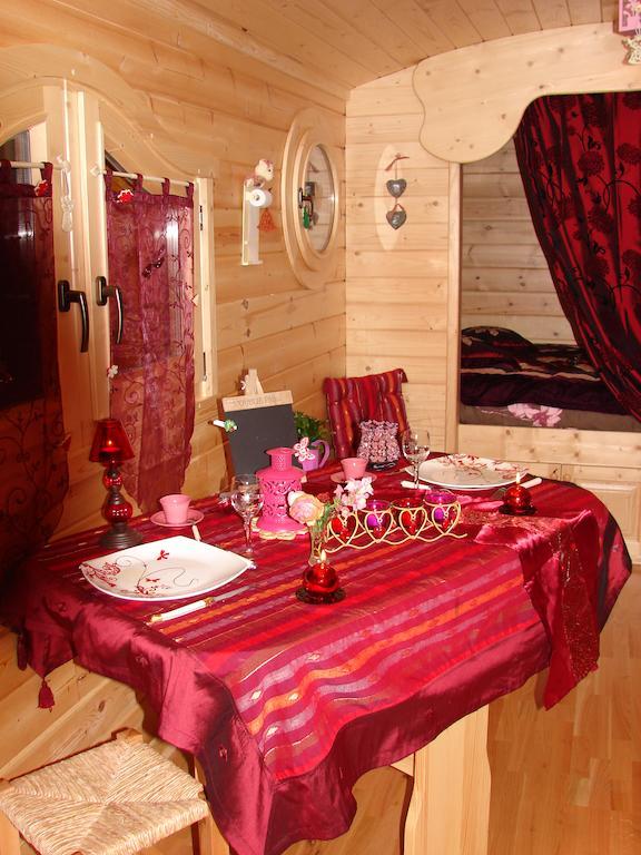 Maison d'hôtes La Roulotte des 4 Saisons Sazeray Chambre photo