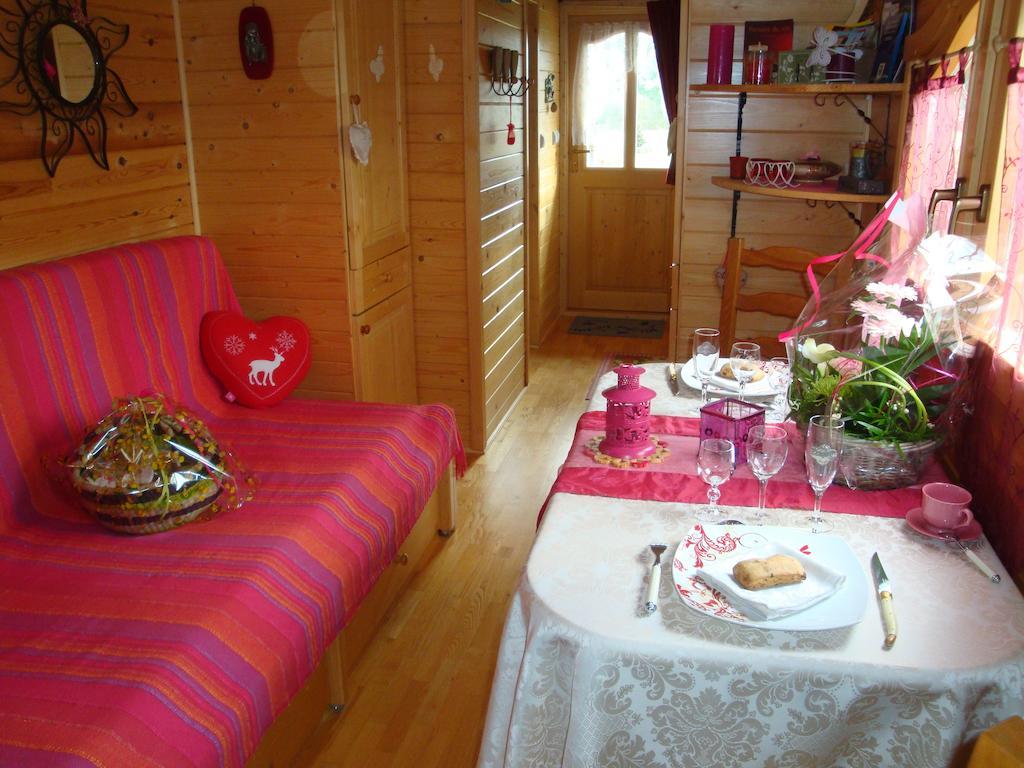 Maison d'hôtes La Roulotte des 4 Saisons Sazeray Chambre photo